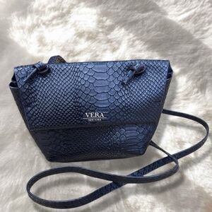 Vera New York Textured Crossbody Bag Black